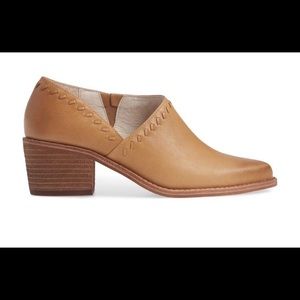 SOLD Caslon Tan Boots Size 6 1/2